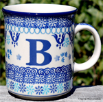 Bunzlau Castle servies. mug alphabet B Blue White Love 1236-2328B